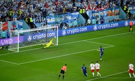 Đá hỏng phạt đền, Messi lập nên nhiều kỷ lục