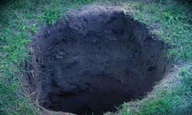 Hố sụt nhỏ bé này chôn giấu bí mật chết chóc kinh người.