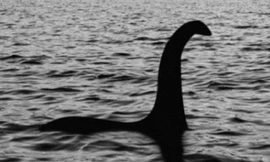 Một bức ảnh nổi tiếng về quái vật hồ Loch Ness.