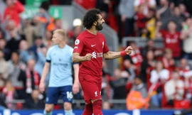 Thắng tối thiểu trước Brentford, Liverpool áp sát MU