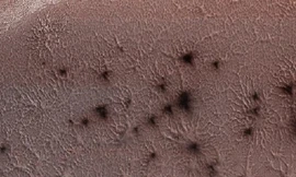 Ảnh vệ tinh cho thấy những dấu vết kỳ lạ giống nhện trên bề mặt sao Hỏa.