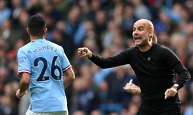 Man City ngược dòng đại thắng Liverpool, HLV Guardiola xô đổ kỷ lục của Wenger