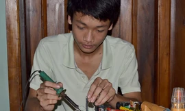 'Kỹ sư' tuổi teen và gia tài từ… rác