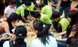 Giới trẻ TPHCM hoạt động tình nguyện Ảnh: Q.M