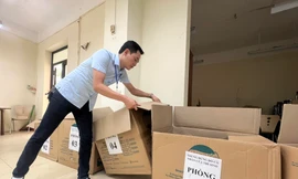 Hà Nội: Ngày thi đầu tiên, 4 thí sinh bị kỷ luật vì mang điện thoại vào phòng thi 