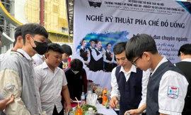 Hơn 10.000 học sinh, sinh viên tham gia ngày hội giáo dục nghề nghiệp