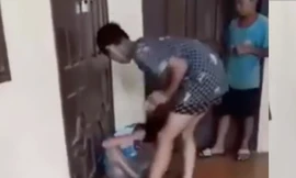 Vụ học sinh bị đánh hội đồng đến hoảng loạn: Yêu cầu kiểm điểm Ban Giám hiệu 