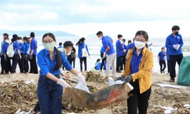 Giảm rác thải nhựa, hướng tới sử dụng bền vững không gian biển