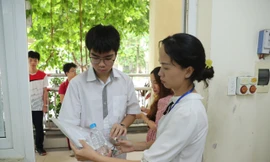 Thi vào các trường chuyên Hà Nội: Cạnh tranh gay gắt, có môn 1 chọi gần 25