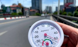 Miền Bắc nắng nóng đỉnh điểm trước khi chuyển mưa lớn