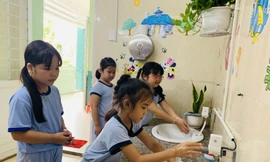 Bộ GD&ĐT yêu cầu đảm bảo nước sạch và vệ sinh trong trường học
