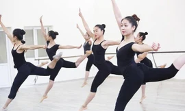 Trước đó, phụ huynh học sinh đã "kêu cứu" việc trường quên cấp bằng cho học sinh. 