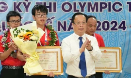 Hà Nội thưởng 300 triệu đồng cho học sinh đoạt Huy chương vàng quốc tế