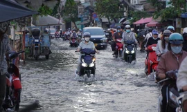 Báo động 2 đợt triều cường tại TPHCM