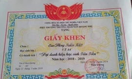 Bỏ giấy khen học sinh tiên tiến. (ảnh: minh hoạ).