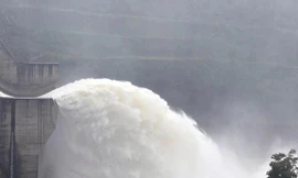 Hồ thuỷ điện Tuyên Quang mở thêm 2 cửa xả, cảnh báo ngập úng nhiều nơi