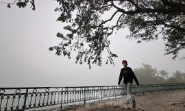 Miền Bắc chìm trong sương mù, mưa phùn nhiều ngày