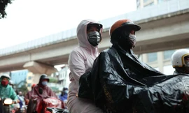 Miền Bắc bước vào 3 ngày đỉnh điểm của mưa dông. Ảnh: Như Ý.