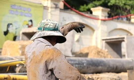 Nắng nóng gay gắt ở miền Trung dài hơn dự báo, mùa hè năm nay đến sớm và khắc nghiệt