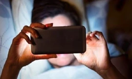 Phụ huynh chia sẻ 'sốc lên sốc xuống' khi phát hiện con xem phim khiêu dâm