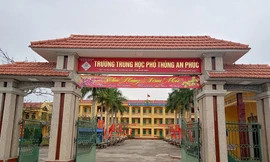 Trên đường đi học về, học sinh lớp 11 bị đâm tử vong