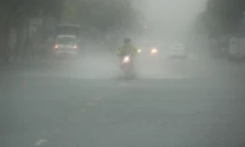 Miền Bắc giảm nhiệt, miền Trung bước vào đợt mưa rất lớn 