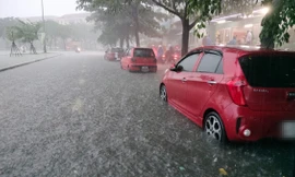 Miền Trung đón mưa lớn dài ngày