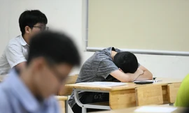 Cảnh báo 'nóng' khi học sinh sống ảo nhiều hơn sống thật