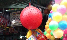 Đồ chơi bóng bơm hơi chứa chất độc hại