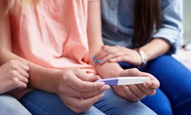 Que thử giới tính thai nhi giá bạc triệu vẫn tràn lan