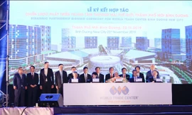 Công bố và ký hợp tác phát triển TT Thương mại Thế giới TP. Mới Bình Dương