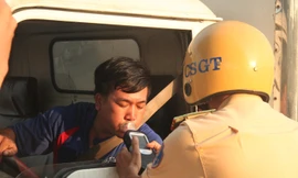Phạt nặng người lái xe uống bia, rượu, gây rối trong ngày Quốc khánh