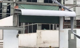 Người đàn ông bị gió quật tử vong khi đang sửa mái nhà