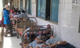 Nghi dính thuốc diệt mối, gần 100 công nhân ngất xỉu khi đang làm việc