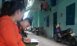 Công an lấy lời khai tại hiện trường