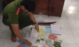 Tạm giữ kẻ cho vay nặng lãi 180%/năm