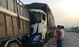 Xe than tông xe củi, tài xế tử vong tại chỗ