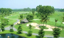 Vụ chuyển nhượng 145 ha đất công: Sân Golf hoạt động trước ngày giao đất?