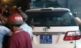 Xe biển xanh, dán logo CSGT gây tai nạn chết người ở Bình Dương