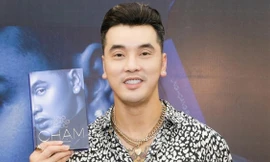 Vì sao tự truyện của Ưng Hoàng Phúc ế ẩm?