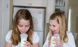 Uống sữa hàng ngày đánh bại ung thư