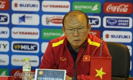 HLV Park Hang Seo hoãn đàm phán hợp đồng với VFF
