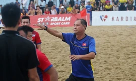 HLV Lê Văn Tú bị cấm chỉ đạo 2 năm 