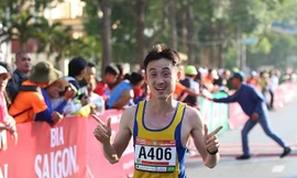 VĐV Bùi Thế Anh trên đường chạy Việt dã Tiền Phong năm 2018