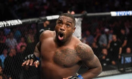 Tay đấm hạng nặng hạ võ sĩ lão làng người Nga trong 12 giây