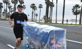 Chạy bộ gần 44km cùng 5 'thiên thần' sinh năm