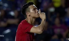 Báo Thái lý giải hành động đặt ngón tay lên môi của thủ quân tuyển Việt Nam