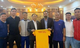 Trụ hạng thành công, Thanh Hóa mời HLV Italia