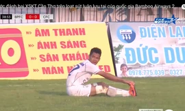 Pha “ghi bàn” kỳ lạ của Văn Quân đã khiến giới hâm mộ phải xôn xao.