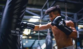 Võ sỹ Trần Văn Thảo tranh đai WBF thế giới